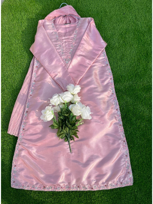 Gulabi Bahaar 3pc suit